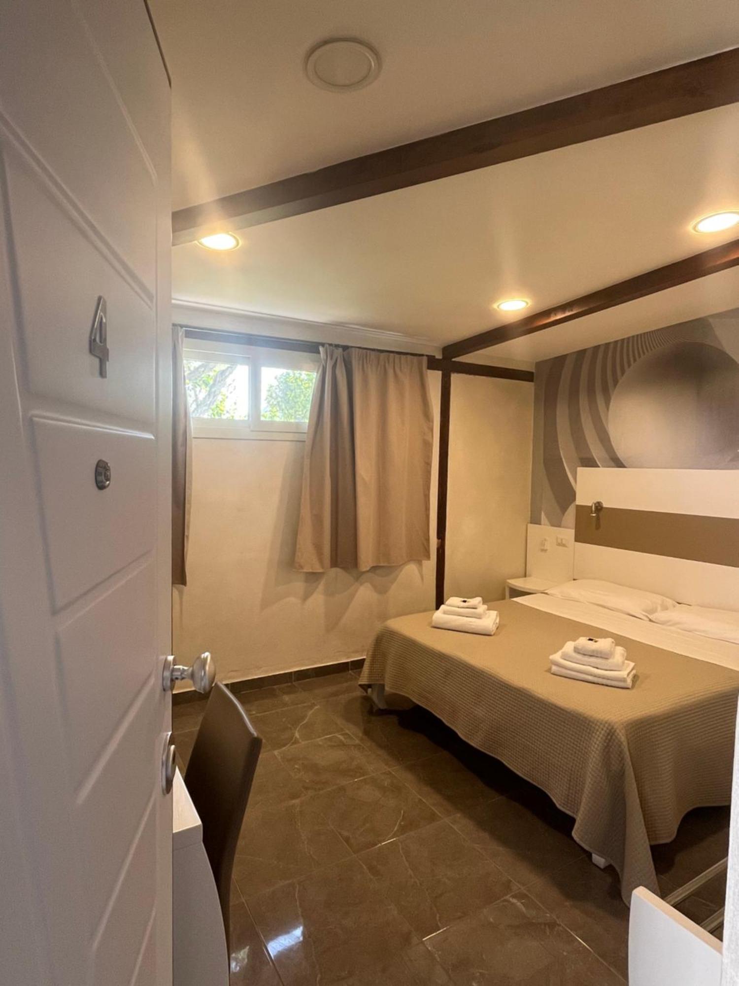 Afrodite Accomodation Тропея Экстерьер фото