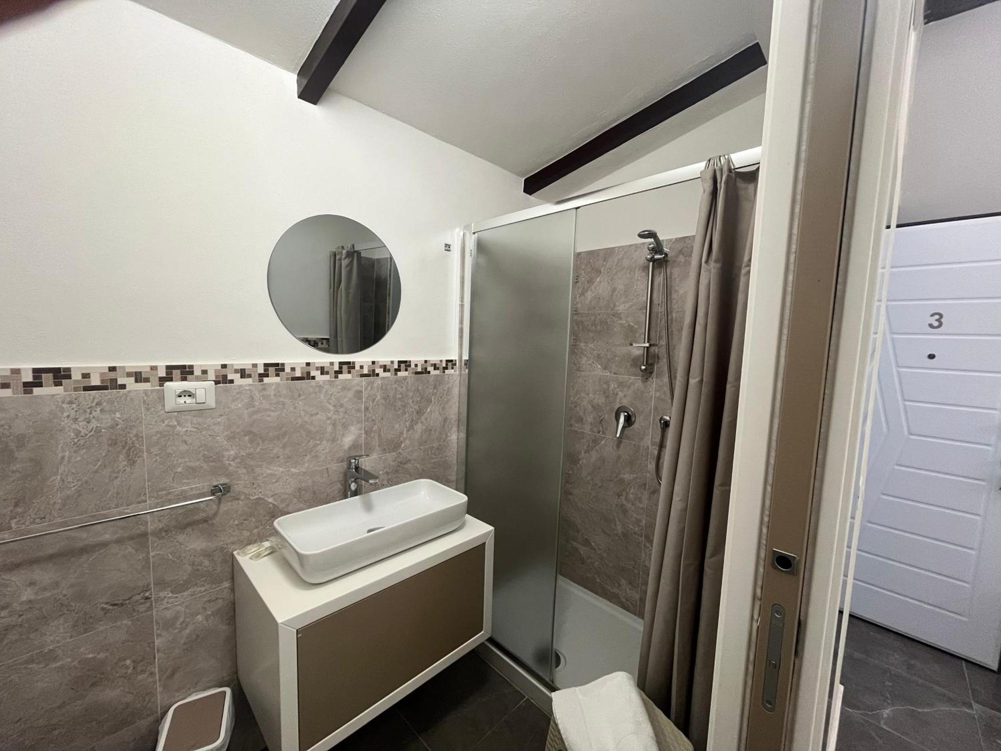 Afrodite Accomodation Тропея Экстерьер фото