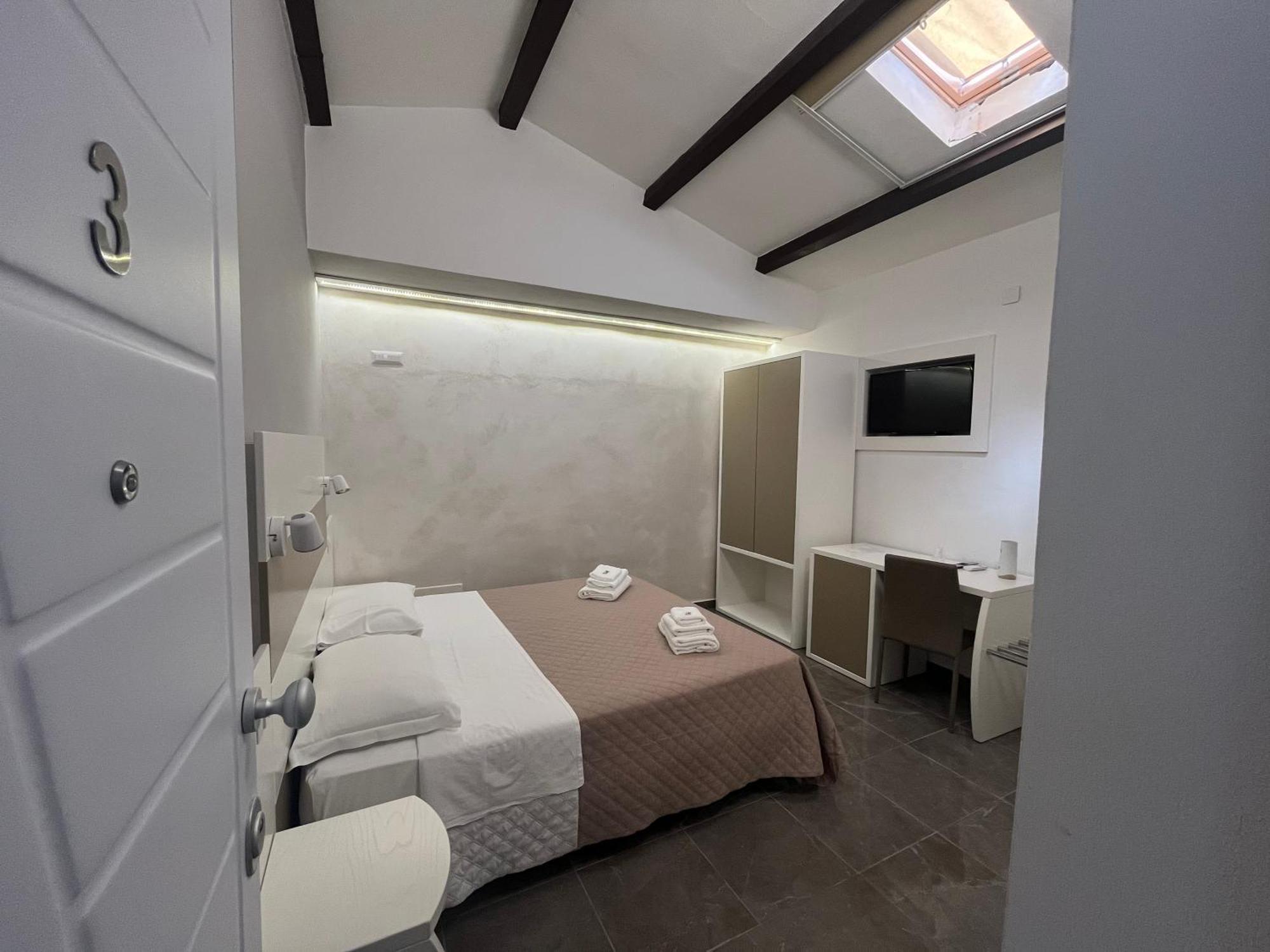 Afrodite Accomodation Тропея Экстерьер фото
